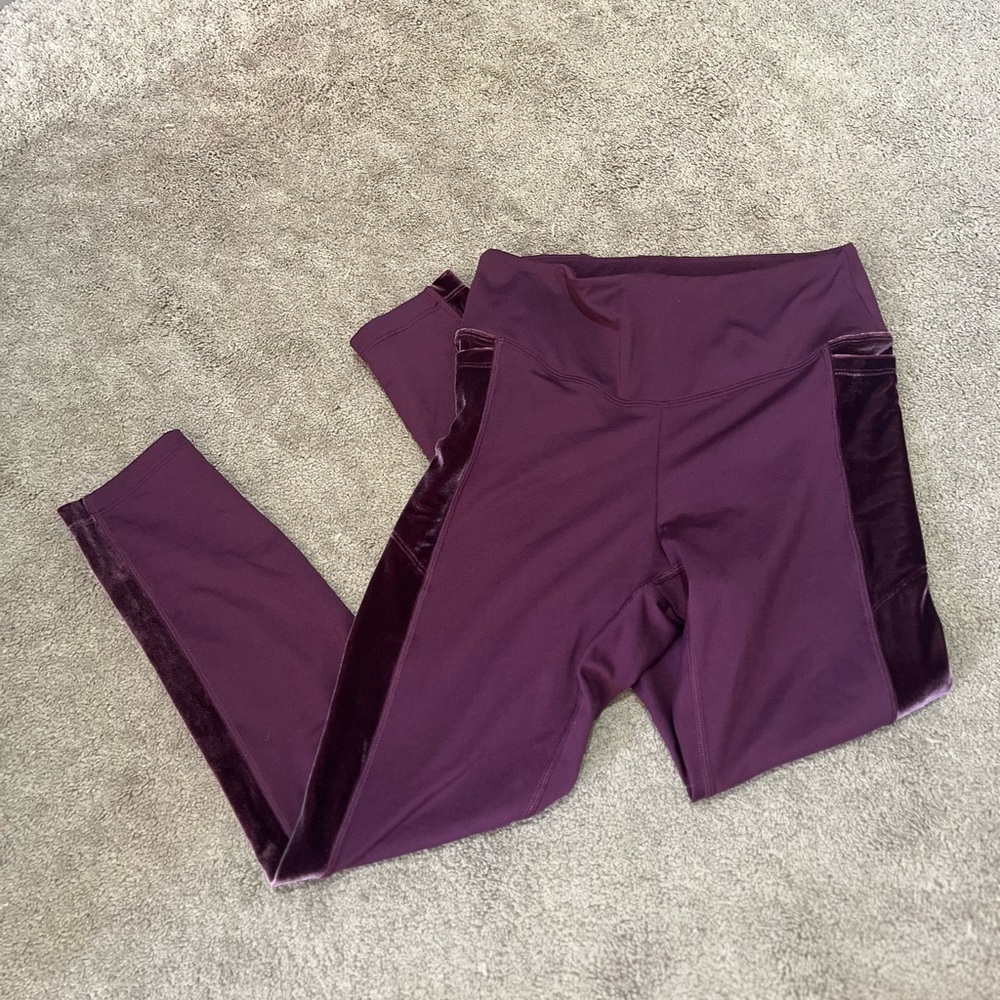 PINK Victoria's Secret Leggings in Deep Purple